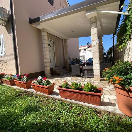 Momentera Apartments コトル エクステリア 写真