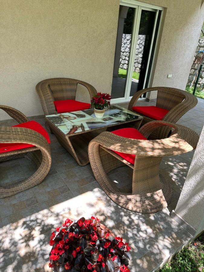 Momentera Apartments コトル エクステリア 写真